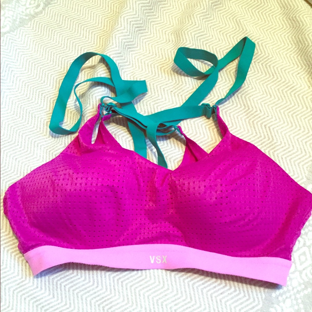 nwot vs pink sports bra